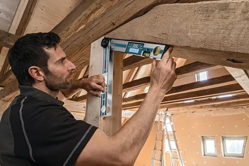 Vista 5 de Bosch GAM 220 MF Buscador digital de ángulos 4 en 1, incluye extensión de pata, 4 pilas AA y estuche de transporte