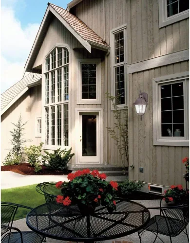 Vista 2 de Westinghouse Rust Patina 6785100 - Farol de pared exterior de una sola luz, acabado texturizado en aluminio fundido con paneles de vidrio de agua