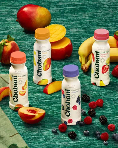 Vista 5 de Chobani® bebida de yogur griego bajo en grasas de fresa y plátano 7oz