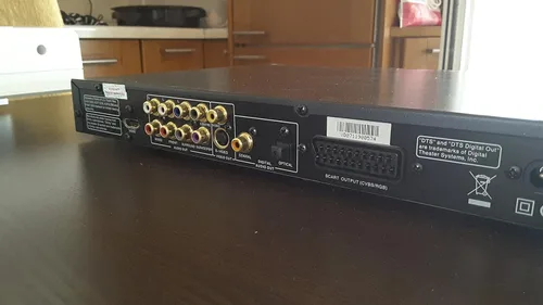 Vista 2 de Oppo Reproductor de DVD universal DV-981HD con HDMI, conversión ascendente de 1080p, DivX y SACD (modelo 2008)