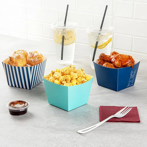 Vista 33 de Restaurantware -Bio Tek - Cajas de aperitivos de 4.3 x 3.2 pulgadas, 200 cajas desechables para papas fritas – Forro de polietileno, apto para frío