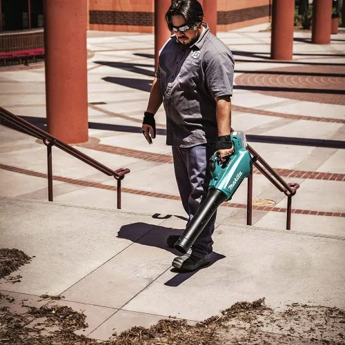 Vista 4 de Makita XBU03Z 18V LXT® Soplador inalámbrico sin escobillas de iones de litio, solo herramienta