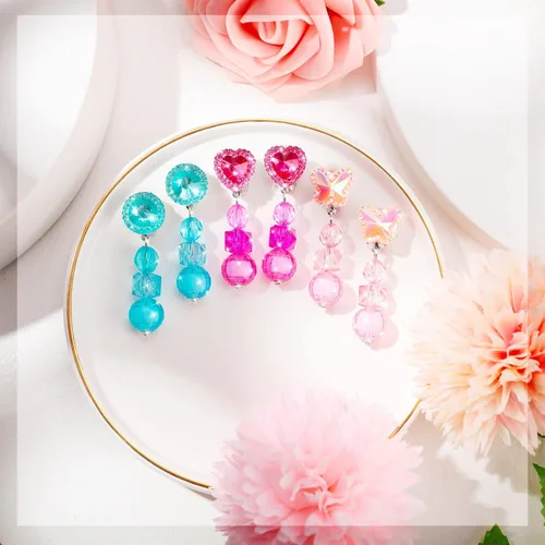 Vista 2 de Hicarer 9 pares de pendientes de clip para niñas, conjunto de joyería de princesa para jugar (colores brillantes)