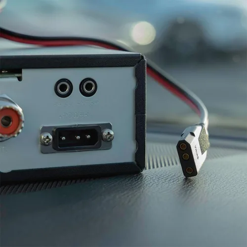 Vista 3 de RoadPro RPPS-220 Platinum Series - CB de repuesto con fusil enchufe de 3 terminales con cable de alimentación, 12 V