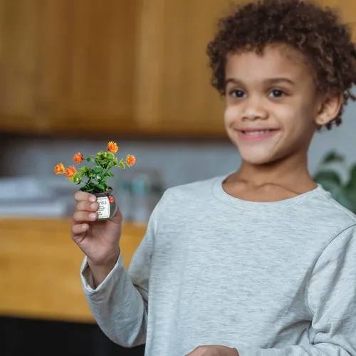 Vista 6 de XONOR 8 plantas artificiales en maceta, mini plantas falsas en macetas para centro de mesa, decoración de mesa para el hogar, oficina, decoración