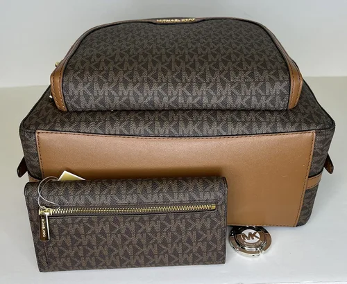 Vista 5 de MICHAEL Michael Kors Jaycee - Mochila grande con bolsillo con cremallera y gancho para cartera triple grande