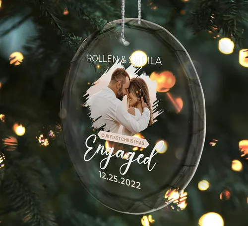 Vista 3 de Adorno de compromiso personalizado para árbol de Navidad con caja de regalo, adorno personalizado de compromiso de nuestra primera Navidad 2023