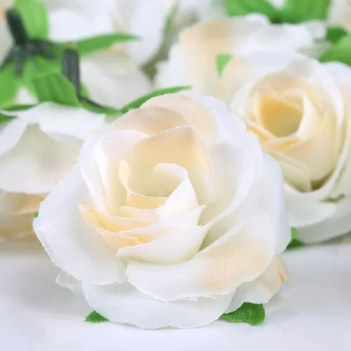 Vista 5 de Kesote 50 mini rosas artificiales de color blanco crema a granel, rosas artificiales de seda pequeñas de 1.6 pulgadas para manualidades, decoración