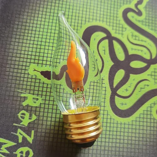 Vista 3 de Bombilla LED C11/C35 con efecto de llama, base E26, vela parpadeante con cristal transparente, no regulable, paquete de 2