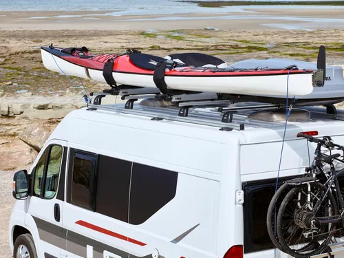 Vista 6 de Thule Hullavator Pro Rooftop Kayak Carrier Negro (Black New)