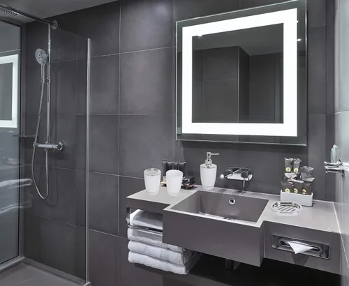 Vista 4 de YCOCO 6 accesorios de baño de plástico, incluye soporte para cepillo de dientes, vaso para cepillo de dientes, dispensador de jabón, jabonera