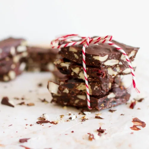 Vista 3 de Merckens - Bolsa de obleas de chocolate para derretir a granel, perfecta para sumergir, postres, hornear y más (45 libras) (oscuro)