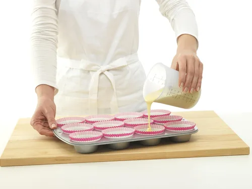 Vista 2 de Taza medidora de silicona flexible, juego de 3, blanco roto