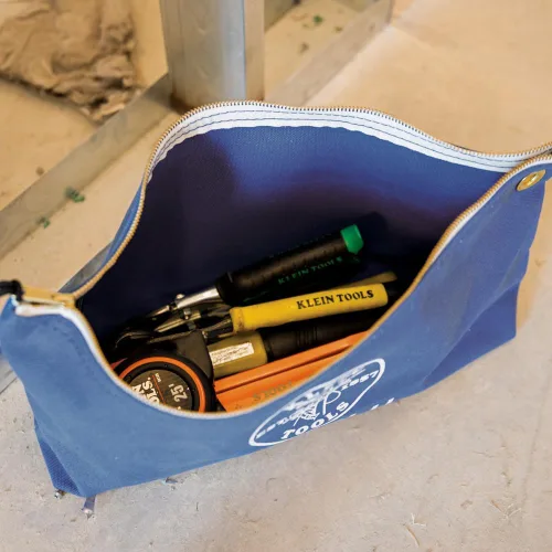 Vista 4 de Klein Tools 5539LBLU Bolsa con Cremallera, Bolsa Grande de Lona para Herramientas de 16 Pulgadas para Almacenamiento de Herramientas con Cremallera