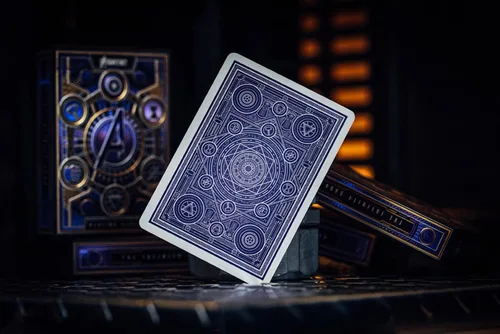 Vista 2 de Teoría11 Cartas de Juego Premium Edición Púrpura de Los Vengadores - Juego de cartas de Marvel Studios La Saga del Infinito