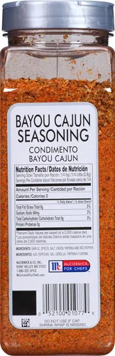 Vista 4 de McCormick Culinary Bayou Cajun Seasoning, 21 oz – Un recipiente de 21 onzas de condimento cajún hecho con especias aromáticas para bagre, cangrejo