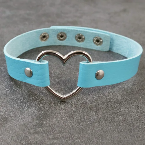 Vista 2 de ETHOON Gargantilla ajustable de piel con corazón, estilo punk, estilo gótico, collar suave con cadena, para mujeres y niñas