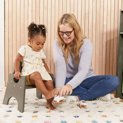 Vista 53 de ECR4Kids Silla apilable de madera para niños pequeños, 6 pulgadas, muebles para niños, lavado blanco, paquete de 2