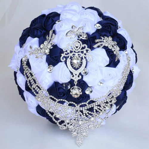 Vista 4 de Ramo de novia de boda de lujo hecho a mano, rosa de seda grande para sostener y lanzar, ramo de flores artificiales con cinta de satén, perlas