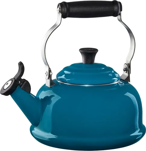 Vista 9 de Le Creuset Tetera silbante de acero esmaltado, 1.7 cuartos de galón, color cereza