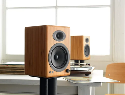 Vista 8 de Audioengine Altavoces inalámbricos Bluetooth A5+ - Altavoces estéreo premium de 150 W para música, juegos, tocadiscos, sistemas de cine en casa