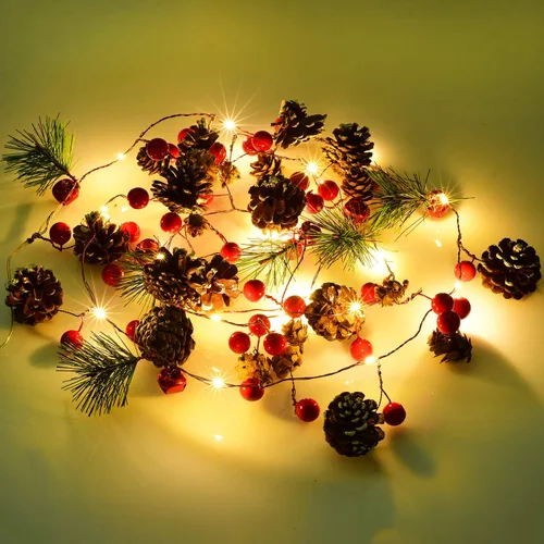 DearHouse Guirnalda de cono de pino de Navidad de 6.7 pies con luces, 20 LED de bayas rojas que funcionan con pilas, decoraciones navideñas para el
