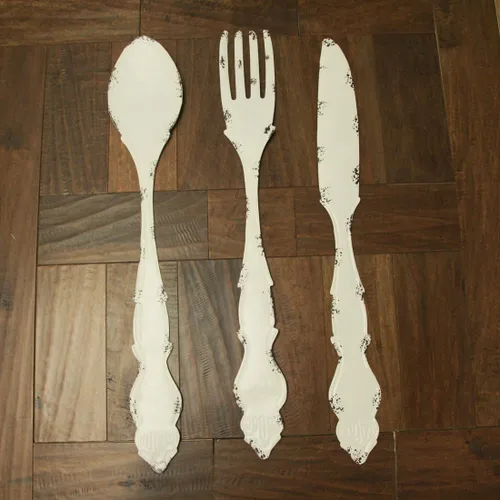 Vista 5 de Cuchillo de metal con acabado blanco rústico, tenedor y cuchara: juego de utensilios decorativos para decoración de cocina de granja, 30 pulgadas