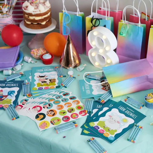 Vista 2 de THE TWIDDLERS - Paquete de 12 libros para colorear con 48 crayones y 216 calcomanías (animales de granja) - Mini libros para colorear para niños