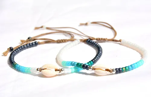 Vista 4 de Tobillera de concha para mujeres, pulsera de tobillo con cuentas de concha cowrie natural ajustable e impermeable, cuentas azul turquesa aqua
