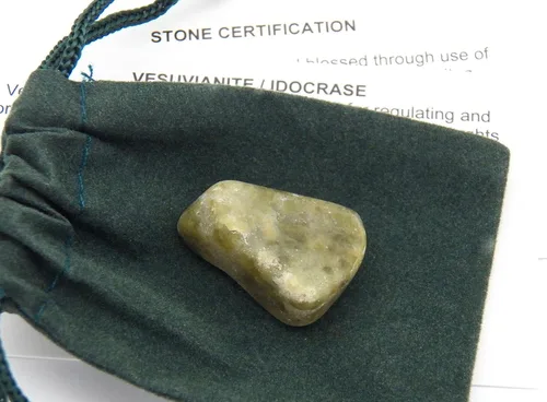 Vista 4 de Productos fundamentales de Rockhound: 1 pieza de cristal de piedra de vesuvianita natural de la India (grande)