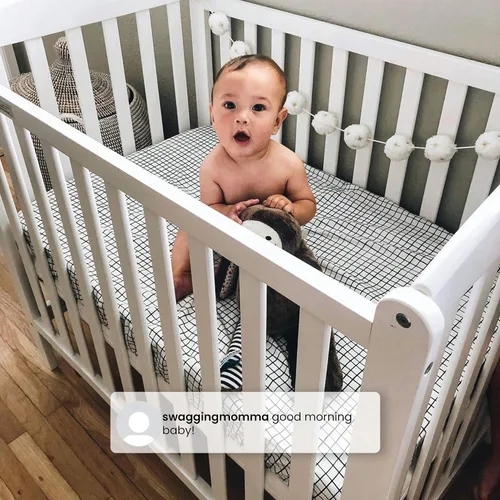 Vista 7 de Delta Children Emery - Mini cuna convertible con colchón de 2.75 pulgadas, color blanco bianca