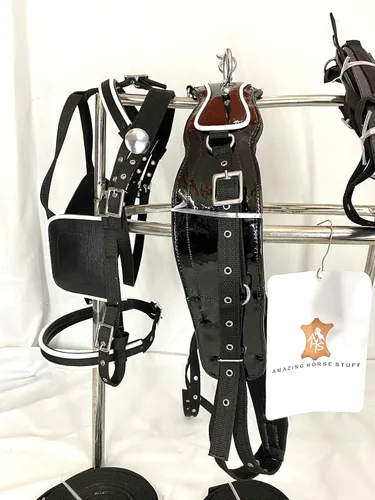 Vista 4 de Arnés de conducción de nailon de charol negro para carro de caballo individual con ribete blanco (matrimonial, mazorca, poni, shetland y mini)