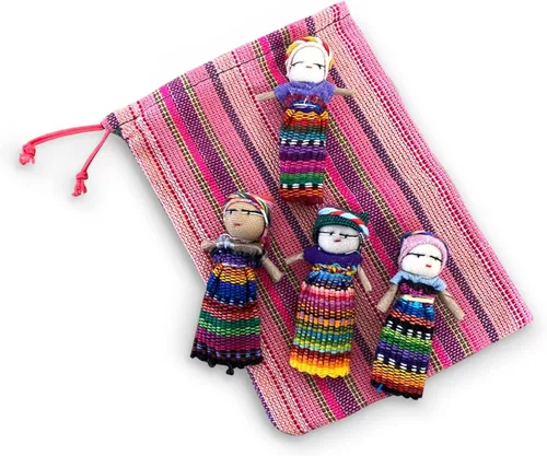 Juego de 4 muñecas guatemaltecas hechas a mano con una colorida bolsa de almacenamiento hecha a mano