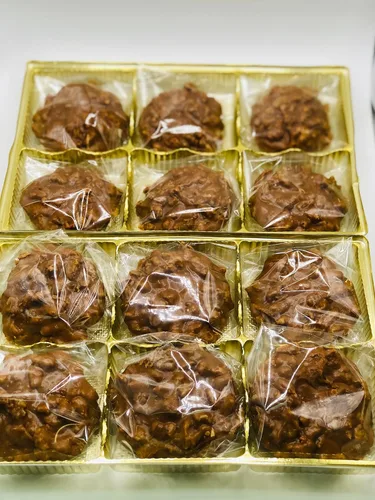 Vista 4 de Auténtico caramelo cremoso de nuez del sur de Charleston Pralines (12)