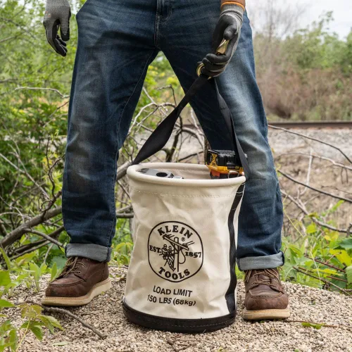 Vista 4 de Klein Tools 5109SLR Bolsa para herramientas de lona, bolsa de herramientas multiusos con fondo de plástico con orificios de drenaje, con capacidad