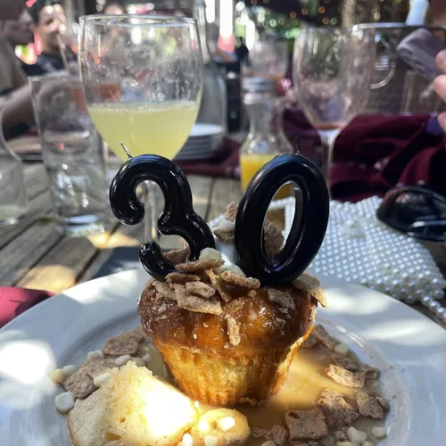 Vista 310 de DERVENTA Vela con números de 2.36 pulgadas, decoración perfecta para cumpleaños, brunch, postre, pastel, 1 pieza (número 0 rosa)