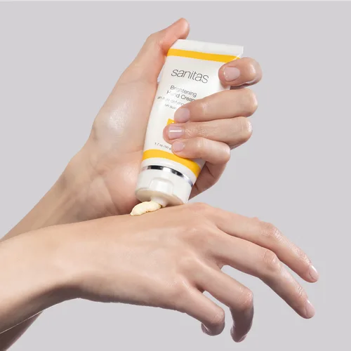 Vista 3 de Sanitas Skincare Crema de manos iluminadora, vitamina C, loción de manos para piel seca/opaca, 1.7 onzas