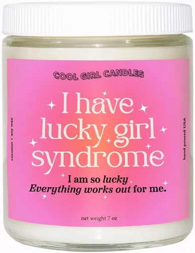 Cool Girl Candles | Bálsamo de síndrome de Lucky Girl + Vela perfumada de cedro rosa preppy decoración estética de habitación pastel danés Y2K