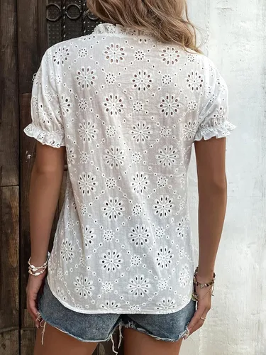 Vista 2 de Floerns Blusa de manga corta para mujer con bordado con ojales y ribete de volantes