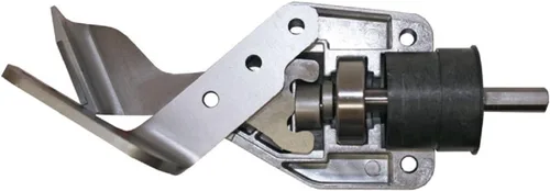 Vista 3 de Malco TSS1C EV Turboshear, tejas de asfalto con estuche de transporte