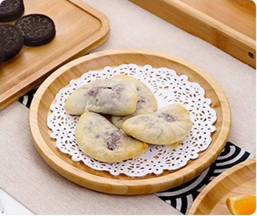 Vista 3 de XIMISISE Bandeja redonda de bambú, Bandeja de servir de madera, Plato de madera, Tabla de charcutería de madera, Bandeja decorativa para la mesa