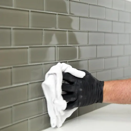 Vista 6 de MAPEI Flexcolor 3D, listo para usar, lechada translúcida, no se hunde con acabado de efecto irredescente, burbujas de champán, cubo de 0.5 galones