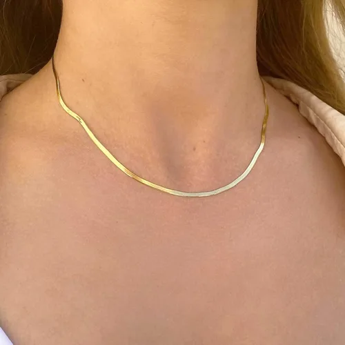 Vista 3 de JoycuFF Collar de oro para mujer, delicado collar de gargantilla en capas para mujer, caja de clip de serpiente, cuerda Figaro, collar de cadena