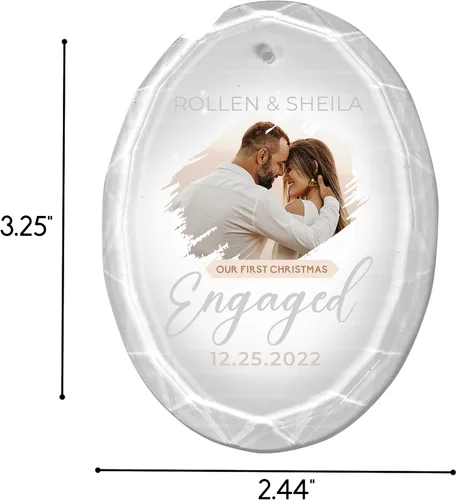 Vista 4 de Adorno de compromiso personalizado para árbol de Navidad con caja de regalo, adorno personalizado de compromiso de nuestra primera Navidad 2023