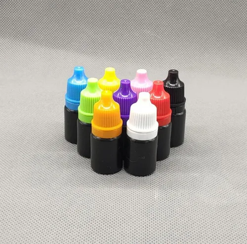 Vista 6 de Snadulor 60 botellas vacías de plástico negro con gotero exprimible de 0.2 fl oz con tapa protectora, botella de gotas para los ojos (tapa roja)