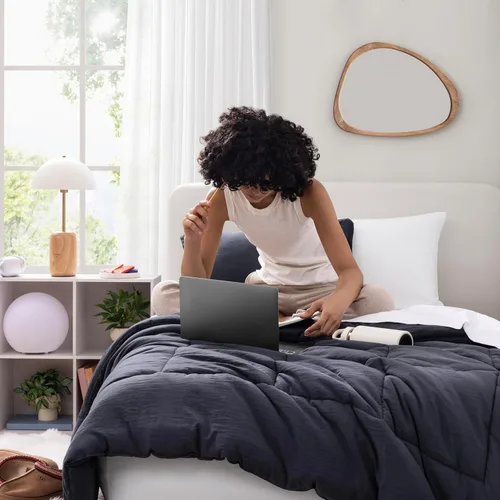 Vista 2 de UGG Leonora - Juego de edredón tamaño individual con 1 funda de almohada, edredón ligero con relleno sintético, suave, reversible, para todas