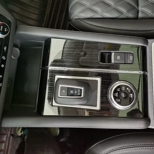 Vista 7 de Para Mitsubishi New Outlander 2022 2023 2024 Cubierta interior del panel de cambio de palanca de cambios de la consola delantera (negro)