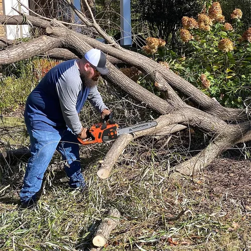 Vista 8 de Yard Force Motosierra eléctrica de 16 pulgadas YF1516CS con lubricación automática, tensión de barra de cadena sin herramientas, interruptor