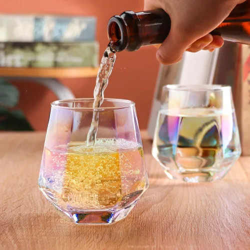 Vista 4 de Gutsdoor Juego de 4 copas de vino sin tallo, copas de vino con forma de diamante, cristalería iridiscente, regalos de boda de compromiso