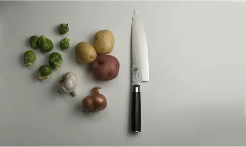 Vista 11 de Shun cuchillo clásico para chef, 8 pulgadas, Negro